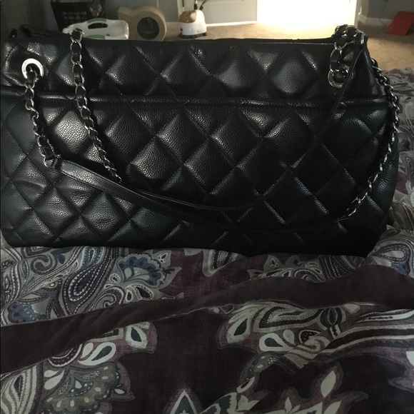 Chanel purse 24Hr SALE - Picture 2 of 5
